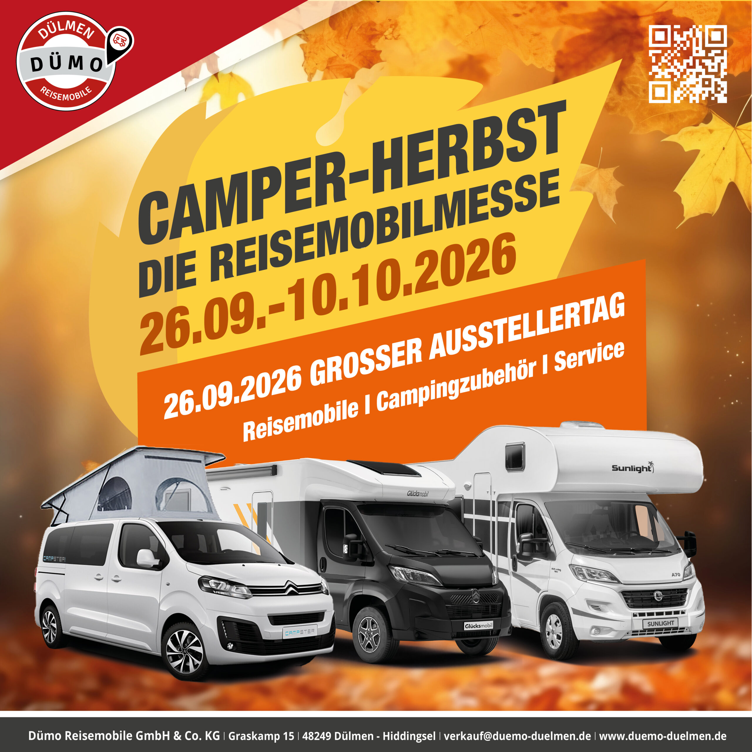 Werbeplakat zur Camper-Herbstmesse 2026 von DÜMO Reisemobile. Vor einem herbstlichen Hintergrund mit Laubblättern sind drei verschiedene Reisemobile abgebildet. Die Grafik informiert über die Reisemobilmesse vom 26.09. bis 10.10.2026 sowie den großen Ausstellertag am 26.09.2026 mit Angeboten zu Reisemobilen, Campingzubehör und Service. Ein QR-Code verweist auf weitere Informationen.