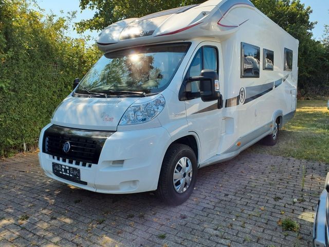 ELNAGH Loft T 580, AHK, Sat,Solar,Queensbett,Hubbett