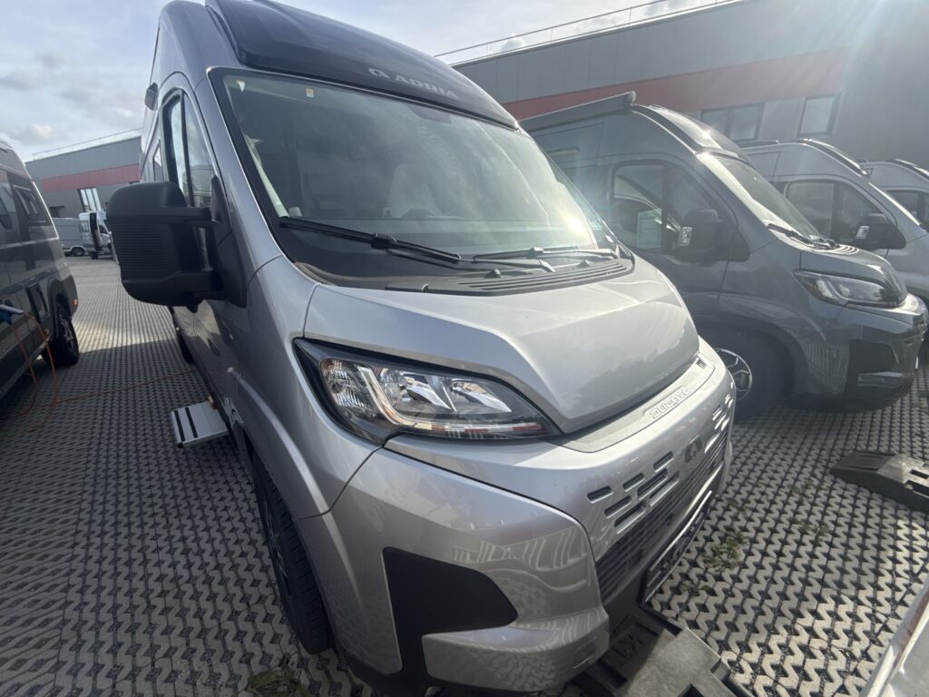 ADRIA 640 SLB TWIN 60 Y